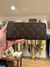 Load image into Gallery viewer, Lori L - Louis Vuitton Clemence Wallet