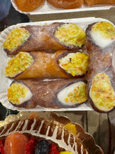 Load image into Gallery viewer, Cannoli Candle