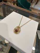 Load image into Gallery viewer, Vintage Floral Pendant Necklace
