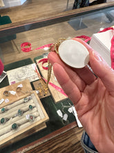 Load image into Gallery viewer, Vintage Floral Pendant Necklace
