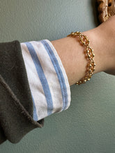 Load image into Gallery viewer, Vintage Avon Link Bracelet