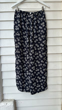 Load image into Gallery viewer, Daisy Pants, 1990’s, 28” Waist