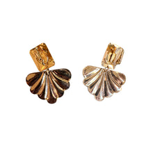 Load image into Gallery viewer, Red and Gold Clip On Earrings