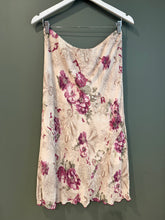 Load image into Gallery viewer, Cream Paisley Skirt, Y2K, 32” Waist