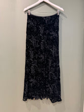 Load image into Gallery viewer, Black Velvet Burnout Skirt, 90’s, 30” Waist