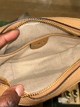 Load image into Gallery viewer, Lori L. - Tory Burch Crossbody