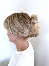 Load image into Gallery viewer, Hand-painted Persian Cat Claw Hair Clip | Eco-Friendly