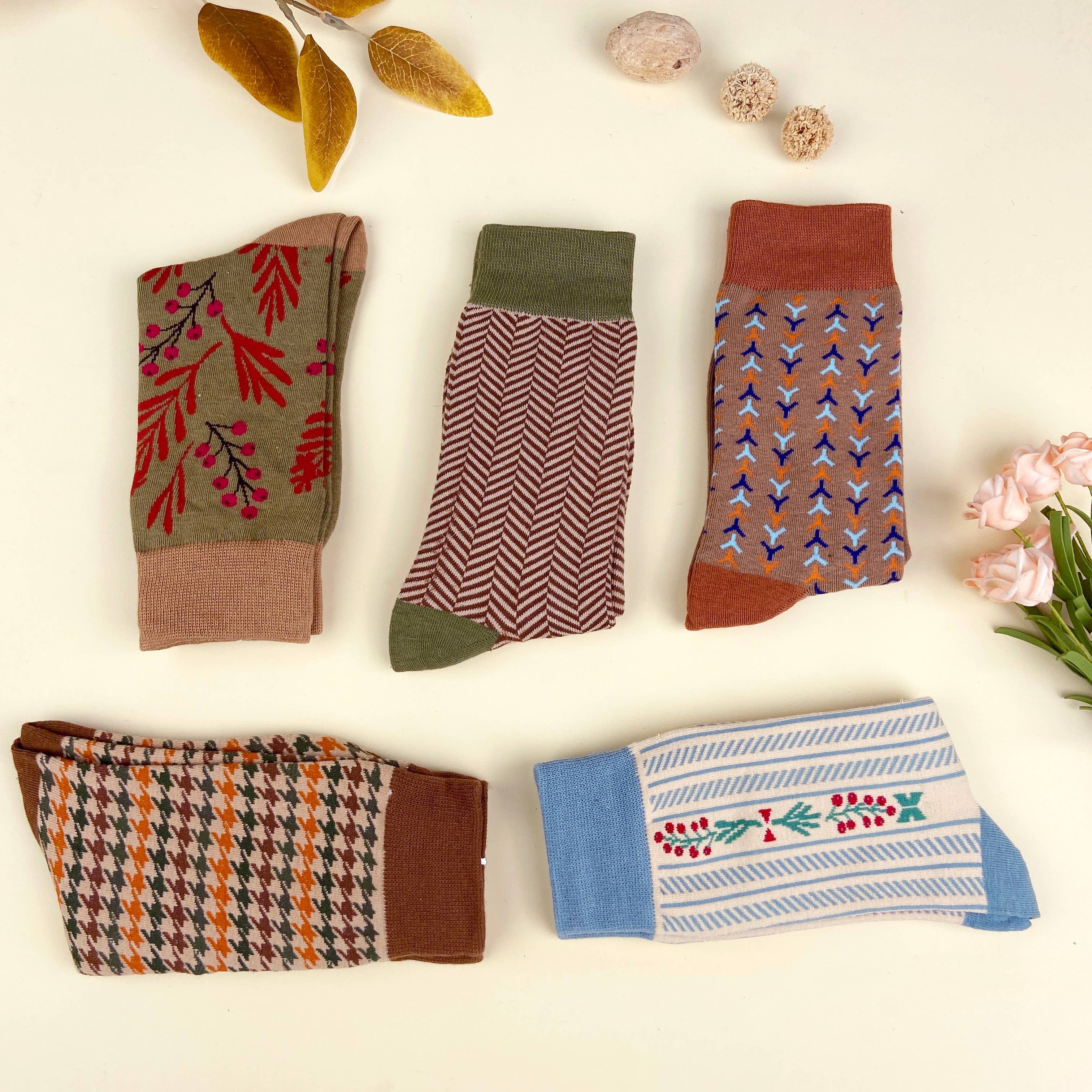 Vintage Houndstooth Mid-Calf Socks: Dark coffee