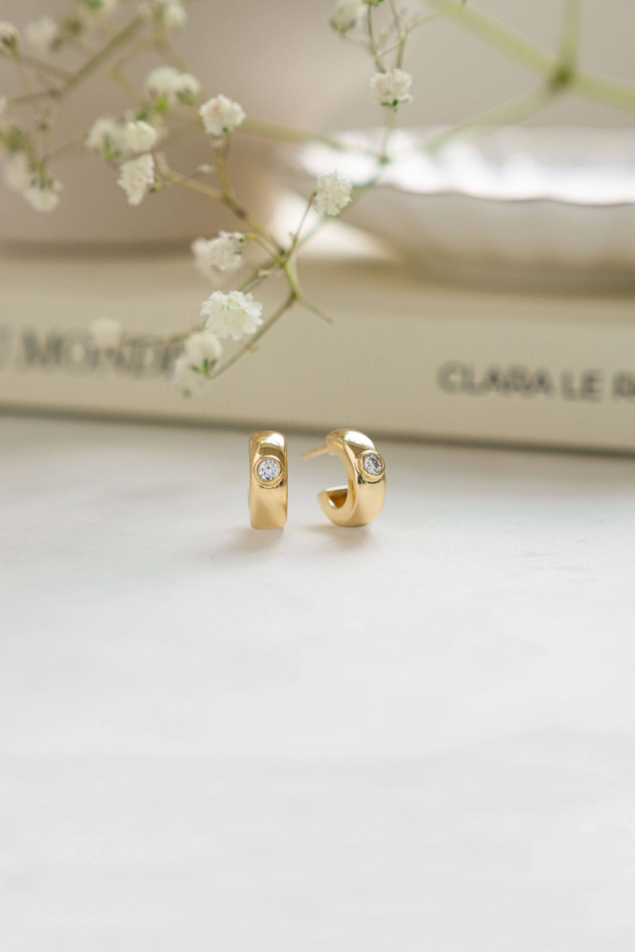 Bezeled Chunky Hoop Earrings: Gold