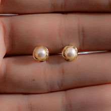 Load image into Gallery viewer, Pearl Button Studs: Gold