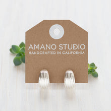 Load image into Gallery viewer, Vintage Ribbed Shell Hoop Earrings: Silver