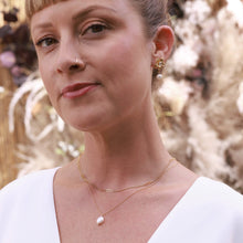 Load image into Gallery viewer, Vintage Flower with Pearl Stud Earrings
