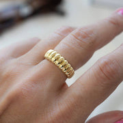 Fluted Statement Ring: Gold / 6