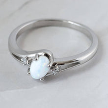 Load image into Gallery viewer, Oval Opal Ring: Gold / 6
