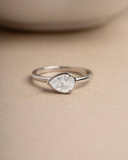 Sideways Bezel Pear Ring: Silver / 7