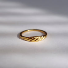 Load image into Gallery viewer, Evie Ring | Dainty Gold Ring: 8