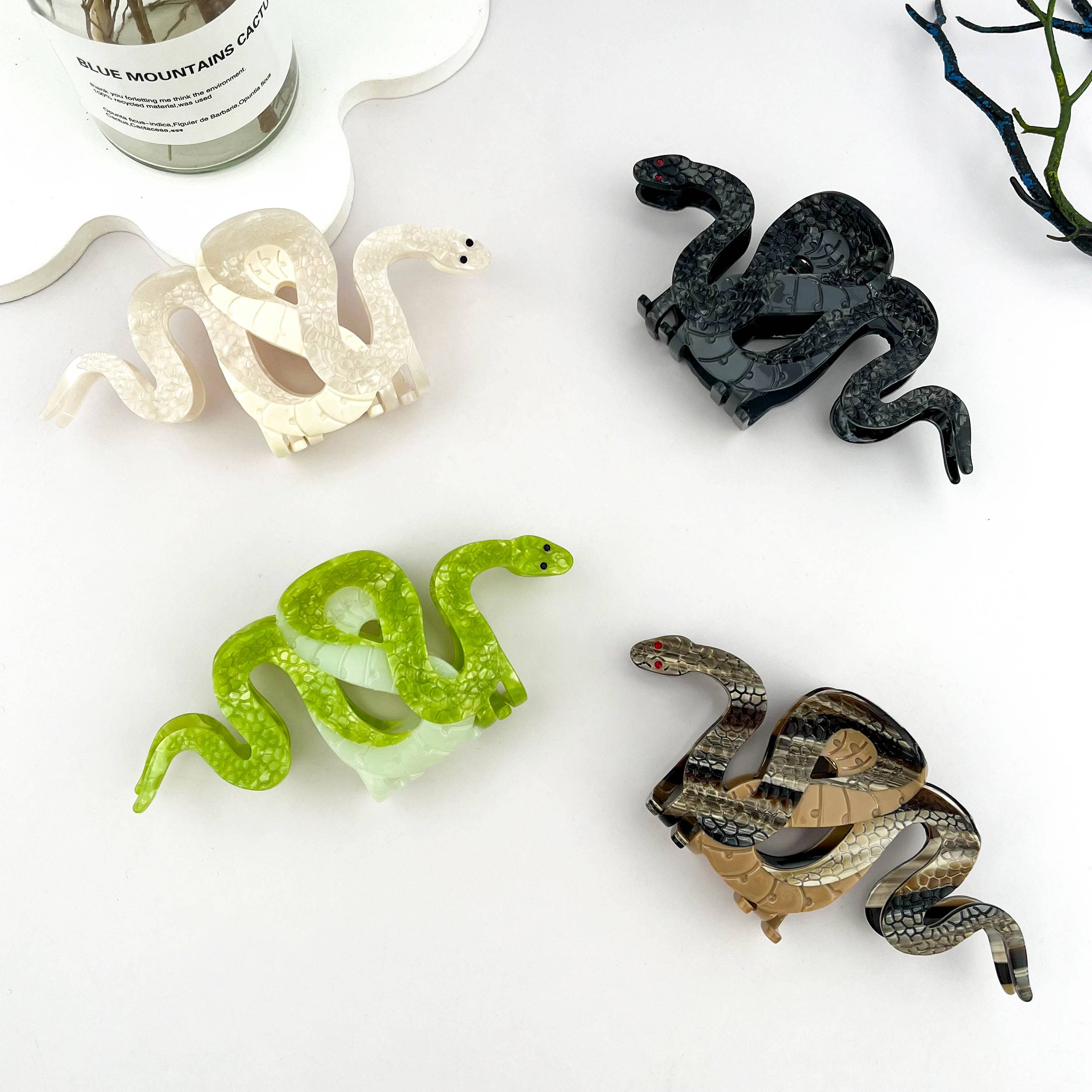 Two-color Snake Hair Clip, Acetate Animal Claw Clip: White