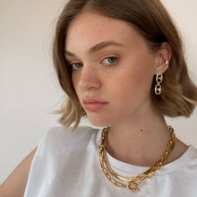Load image into Gallery viewer, Natalia Herringbone Necklace: Gold