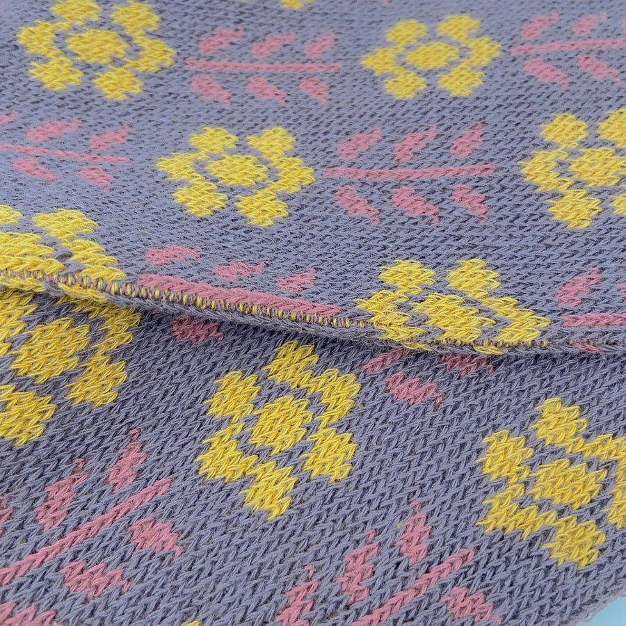 Retro mid-calf socks: Yellowstyle