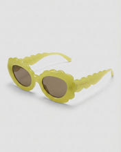 Load image into Gallery viewer, Lilah Polarized Sunglasses: Tan / Polarized + 100% UV Protection