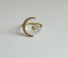 Load image into Gallery viewer, Little Moon Ring