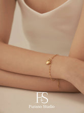 Load image into Gallery viewer, Dainty Heart Bracelet