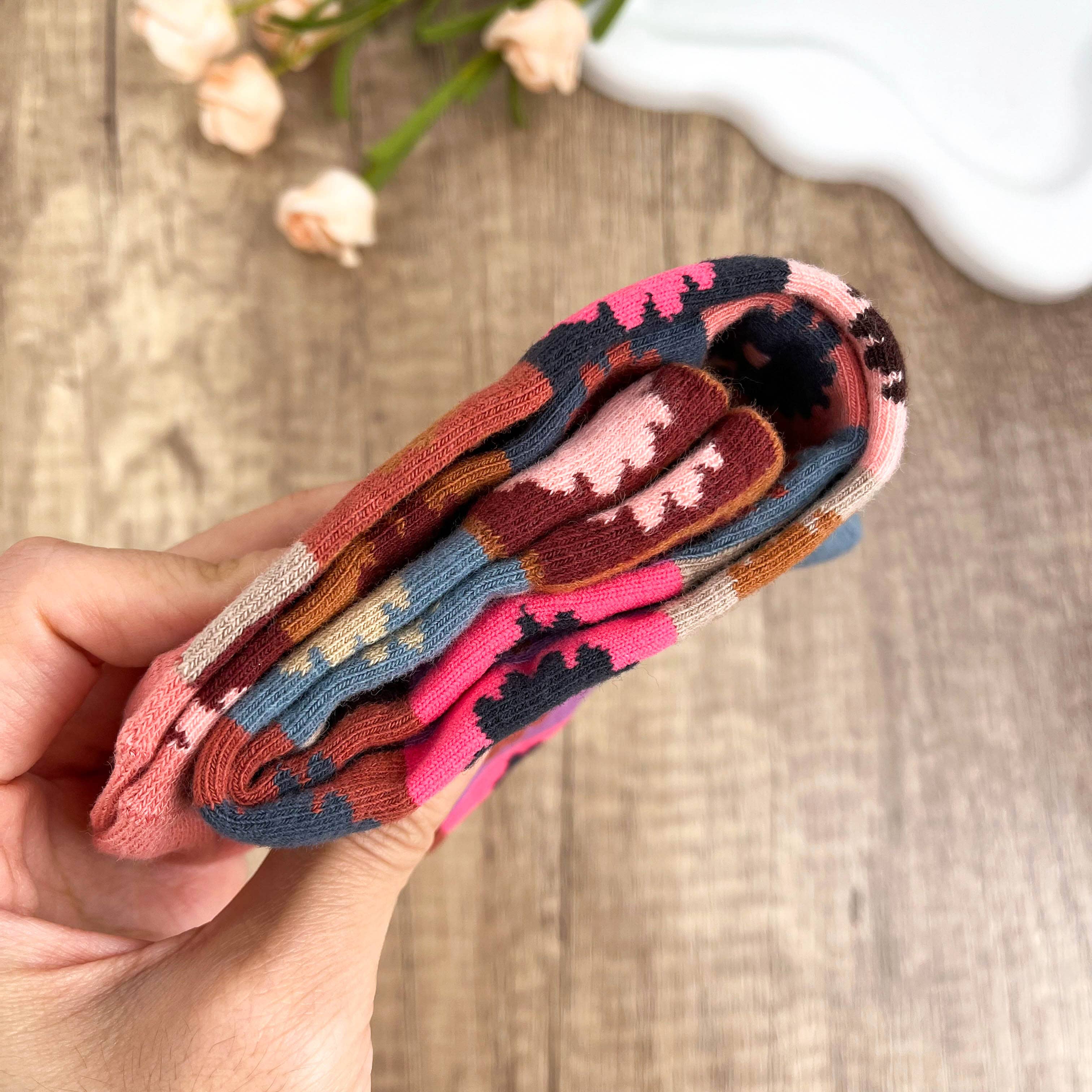 Vintage Floral Checkered Mid-Calf Socks: Red