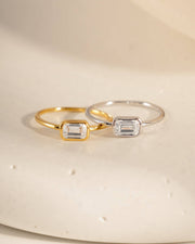 Baguette Bezel Ring: Gold / 7