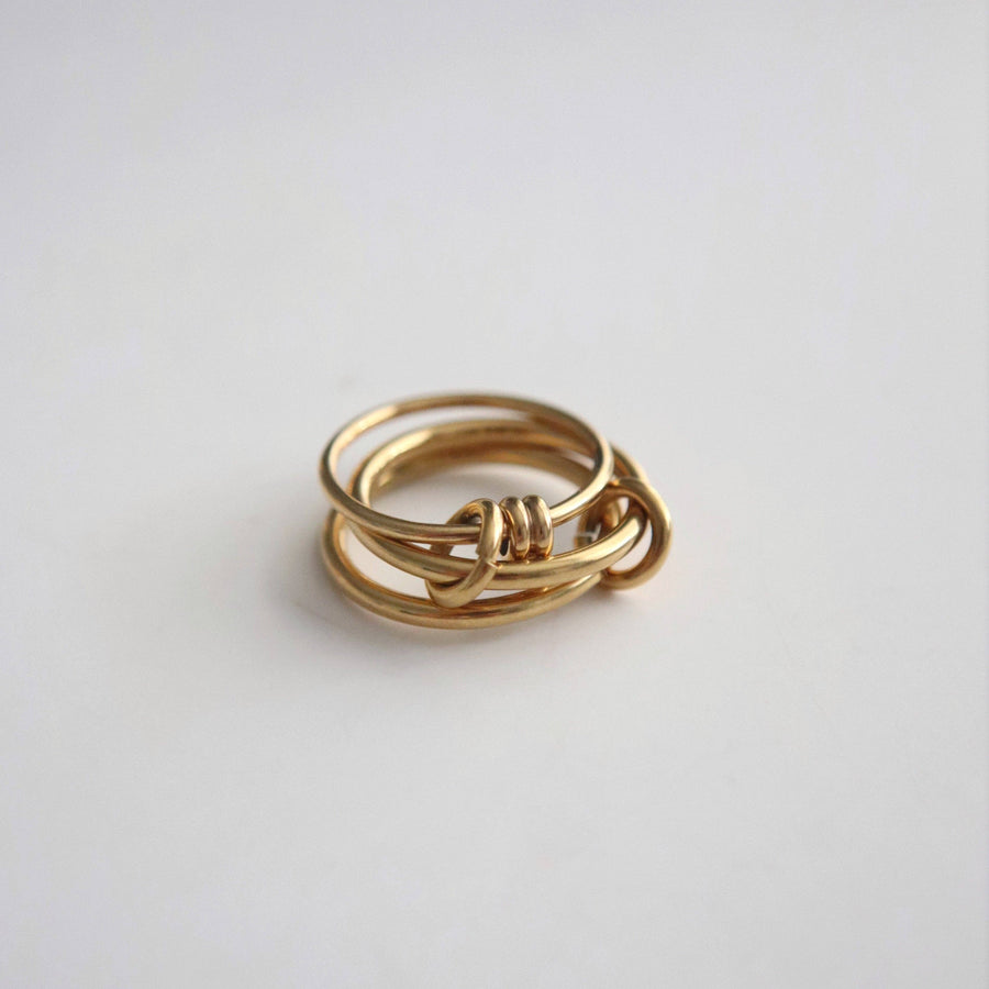 Avery Stacked Ring | Interlocking Ring: 7