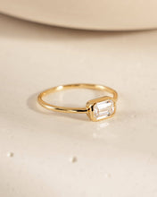 Load image into Gallery viewer, Baguette Bezel Ring: Gold / 7