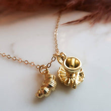 Load image into Gallery viewer, Petit Croissant Necklace