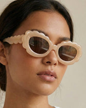 Load image into Gallery viewer, Lilah Polarized Sunglasses: Tan / Polarized + 100% UV Protection