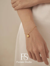 Load image into Gallery viewer, Dainty Heart Bracelet