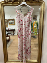 Load image into Gallery viewer, Oscar De La Renta Nightie, 2000’s, 42” Bust