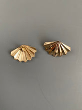 Load image into Gallery viewer, 1970's Vintage Fan Earrings