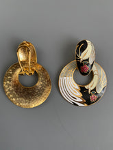 Load image into Gallery viewer, 1970's Flora and Fauna Earrings