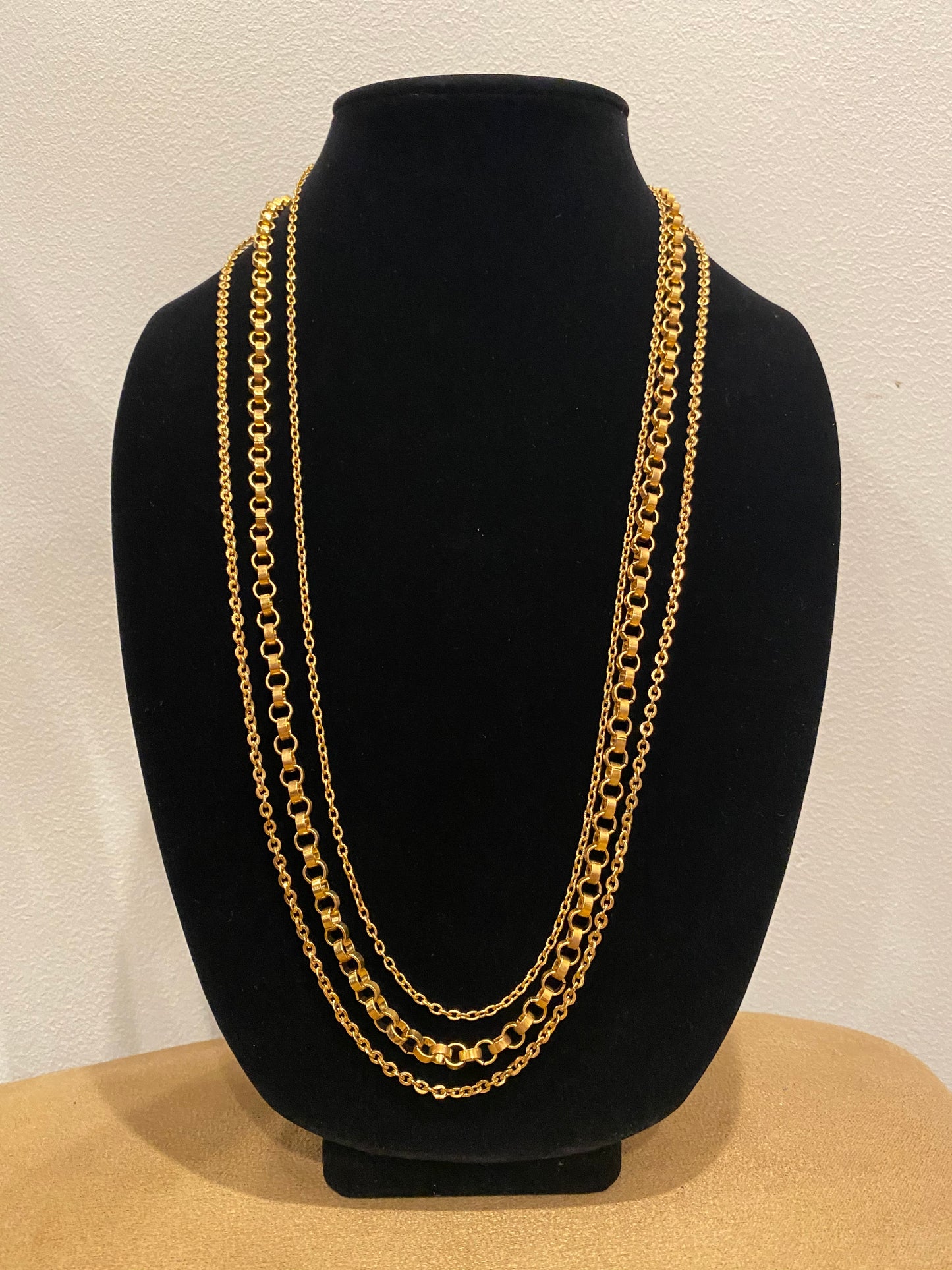 Tres Chic Chains, 1970's