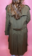 Load image into Gallery viewer, Burberry Trench, 40" Bust