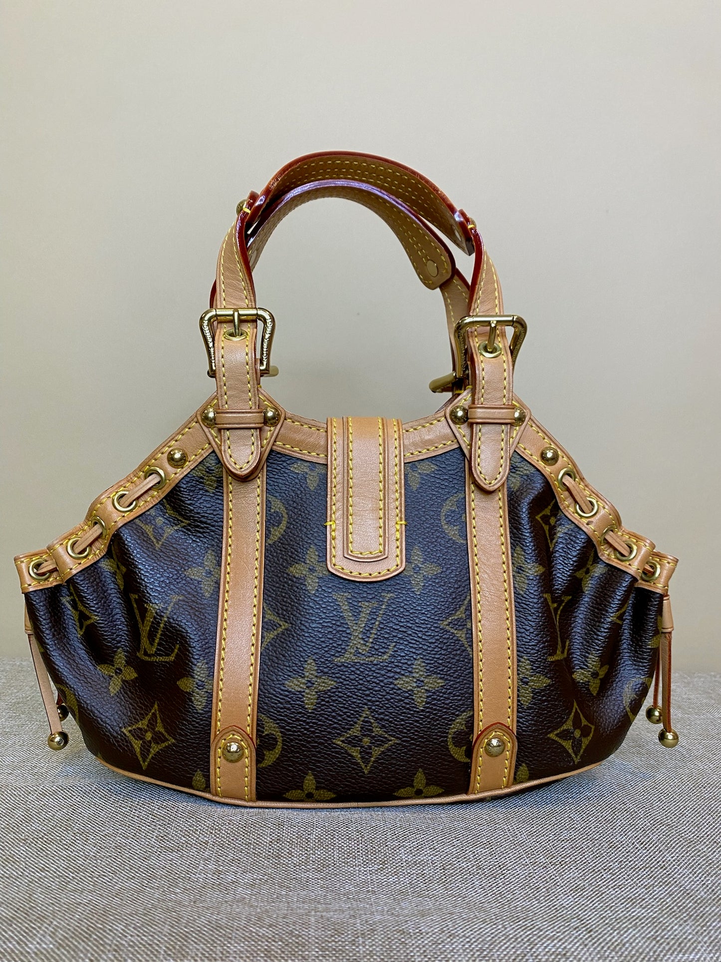 Authentic Louis Vuitton monogram theda pm buckle hand bag purse
