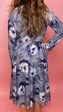 Load image into Gallery viewer, The Posie Dress, 1970's, 36" bust