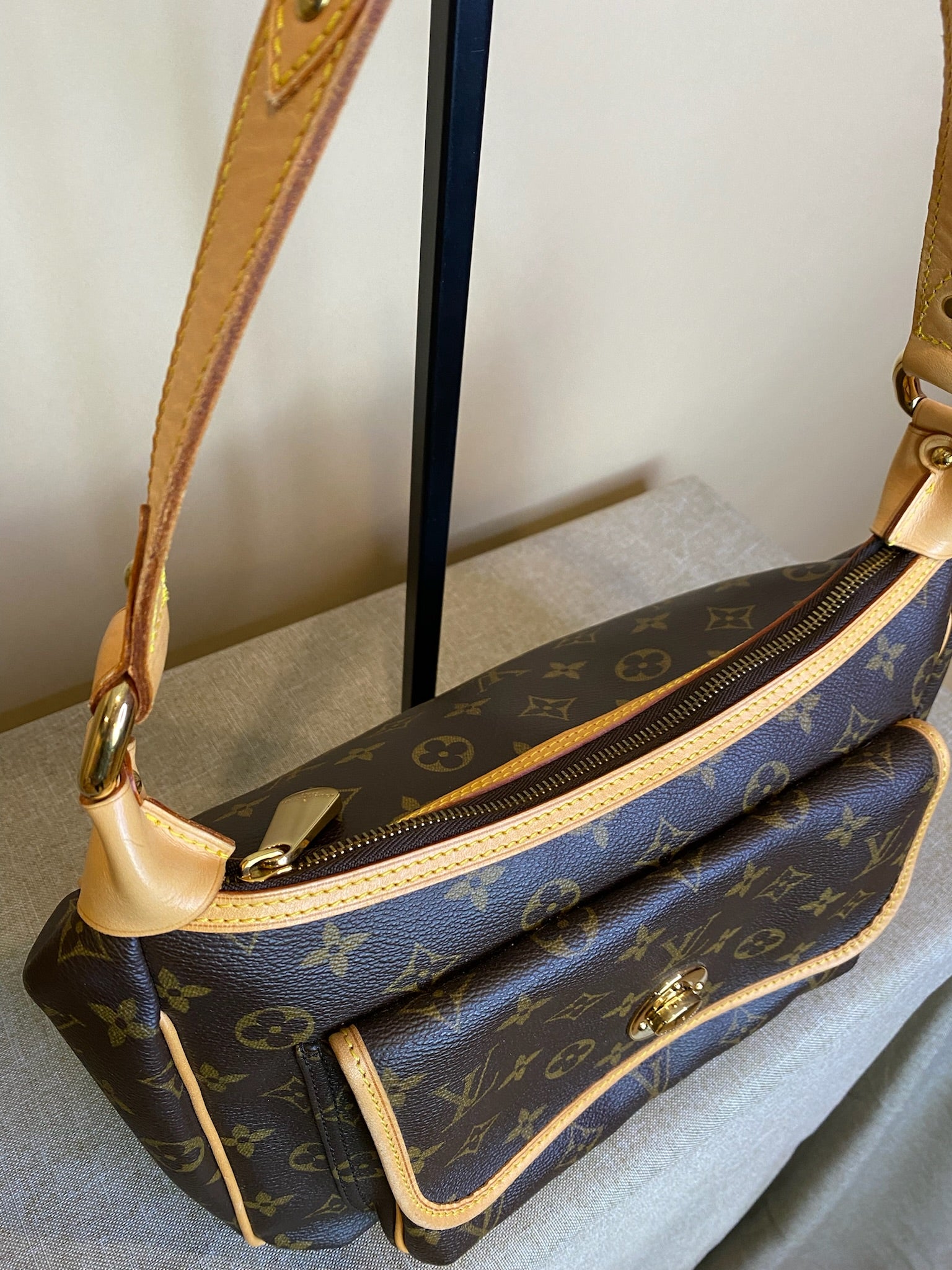Louis Vuitton Tikal Gm Shoulder Bag