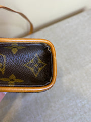 Louis Vuitton, Monogram Florentine Pochette, 30