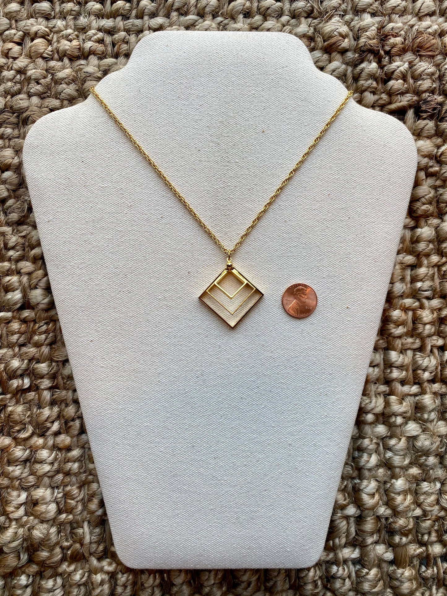 Three Dimensional Triangle Necklace