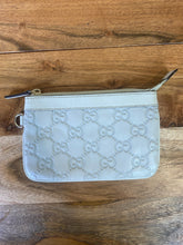 Load image into Gallery viewer, Gucci, Off White Monogram Guccissima wallet, 34