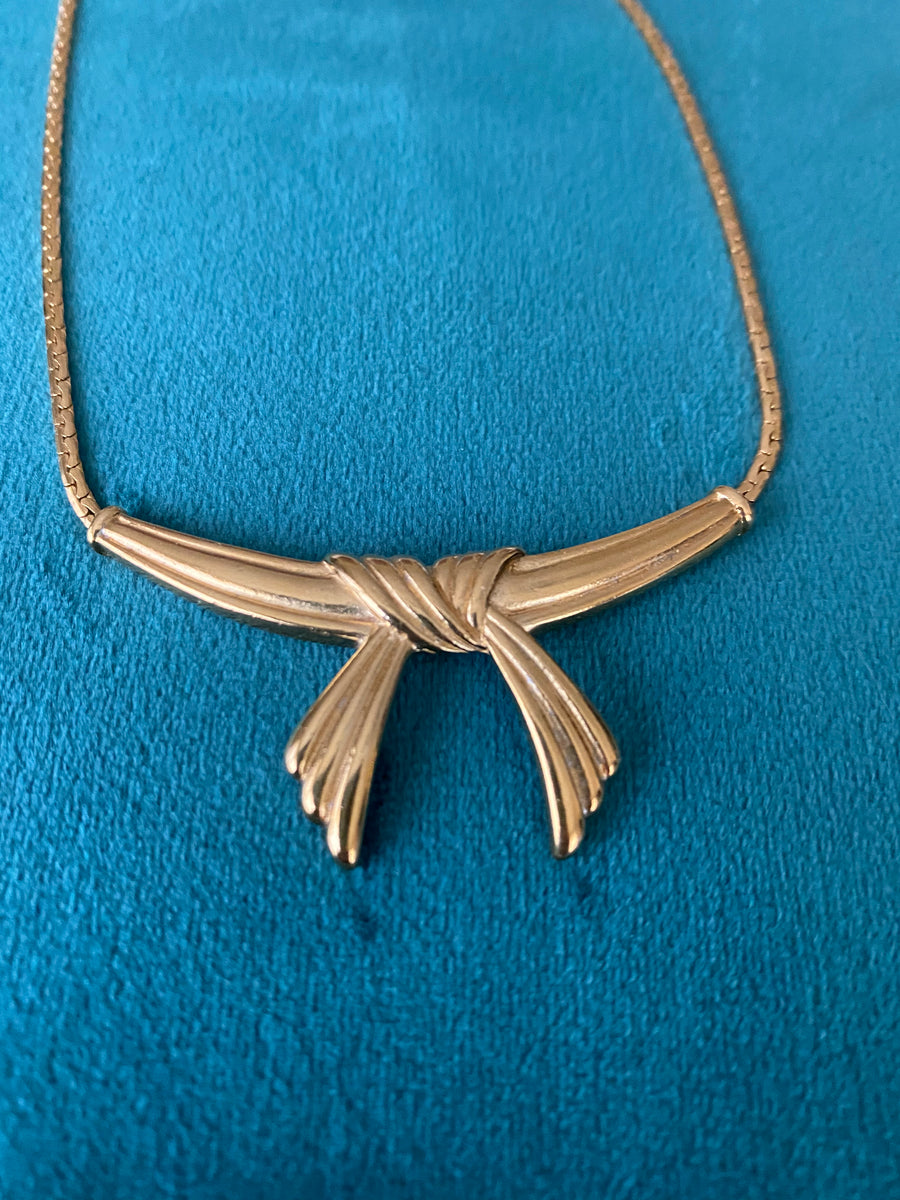 Art Deco Avon Bow Necklace 1970’s