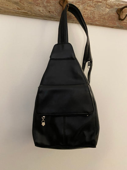 Amazing leather back pack / shoulder bag