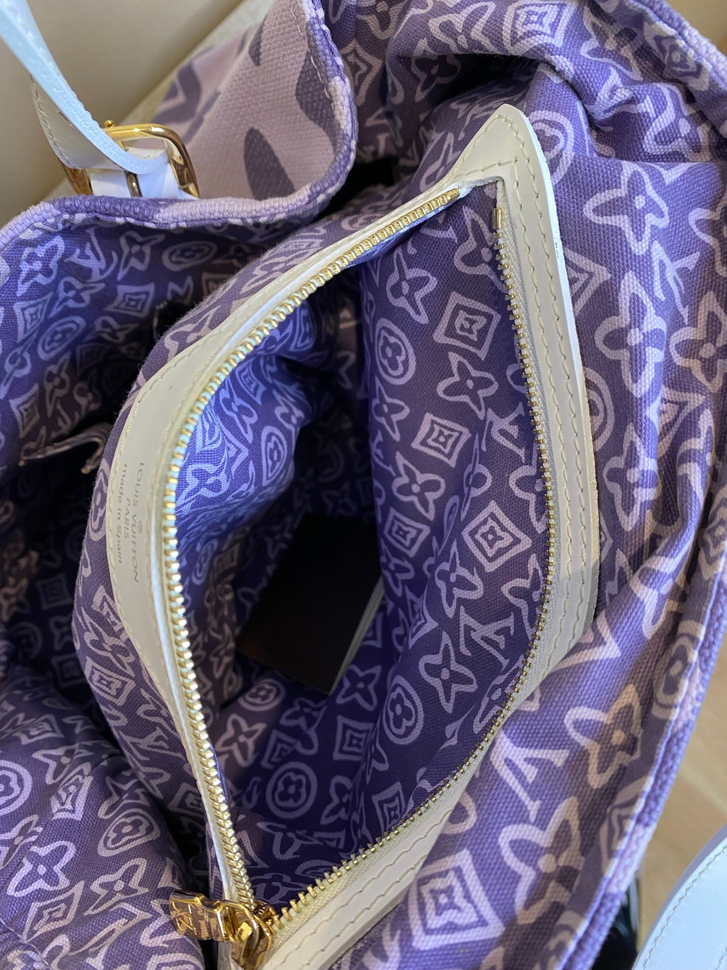 Louis Vuitton White and Purple Monogram Tahitienne Cabas PM, 9