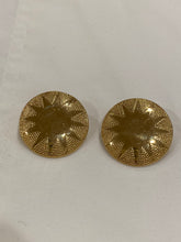 Load image into Gallery viewer, 1970's Gladiator Shield Earrings