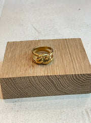 Large Knot Ring