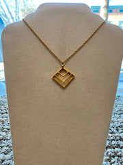 Three Dimensional Triangle Necklace